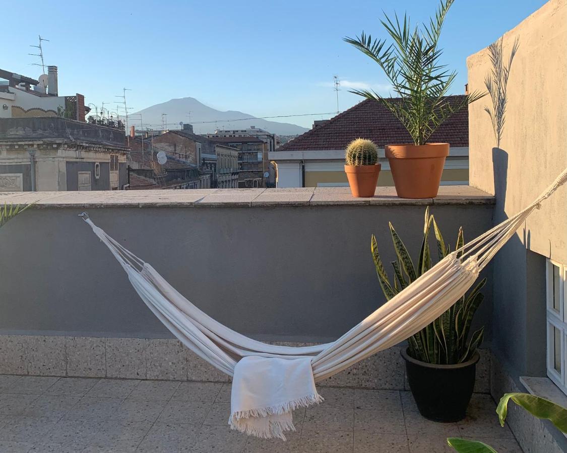 Homestay Rooftop Катания Екстериор снимка