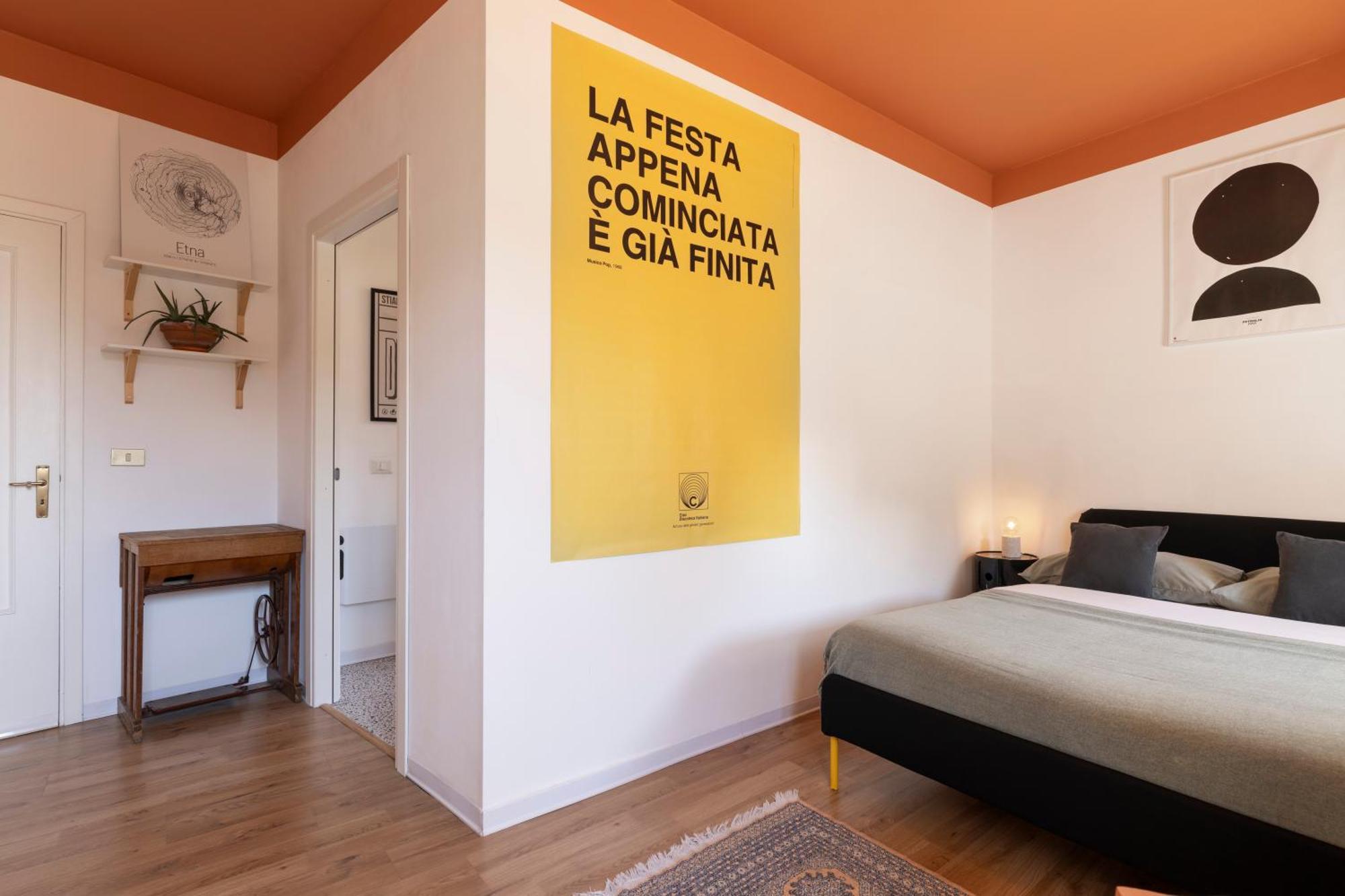 Homestay Rooftop Катания Екстериор снимка